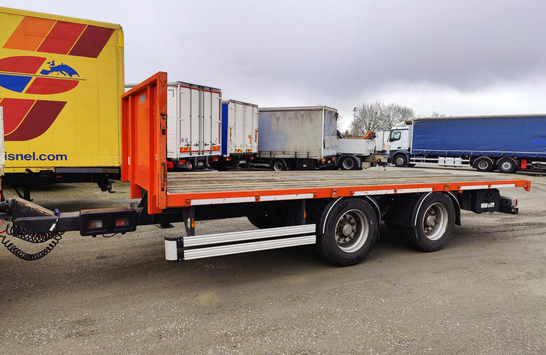 1 Day Express 35, camion plateau grue remorque 44 tonnes pour livraisons importantes